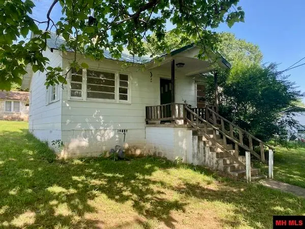 408 N ESTES AVENUE, Yellville, AR 72687