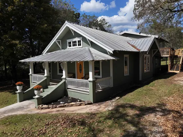 521 PANTHER AVENUE, Yellville, AR 72687