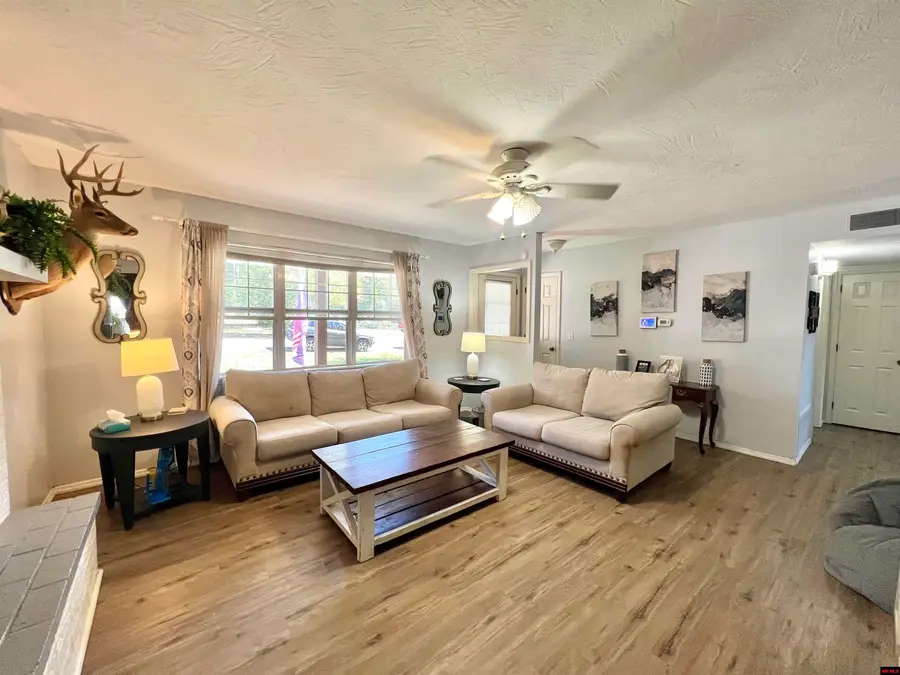 1812 HALLMARK CIRCLE, Mountain Home, AR 72653 - Image #2