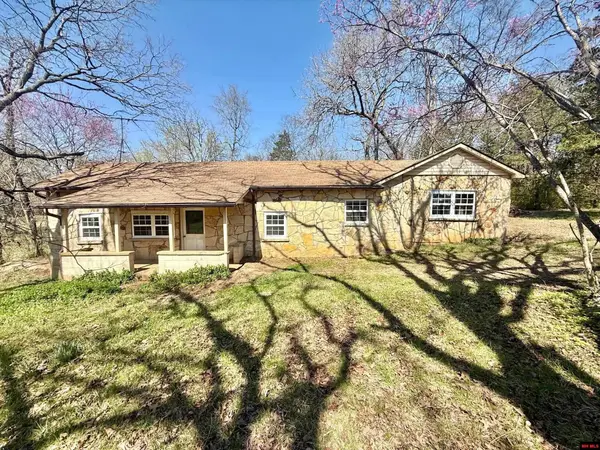 63 MC 8064, Flippin, AR 72634