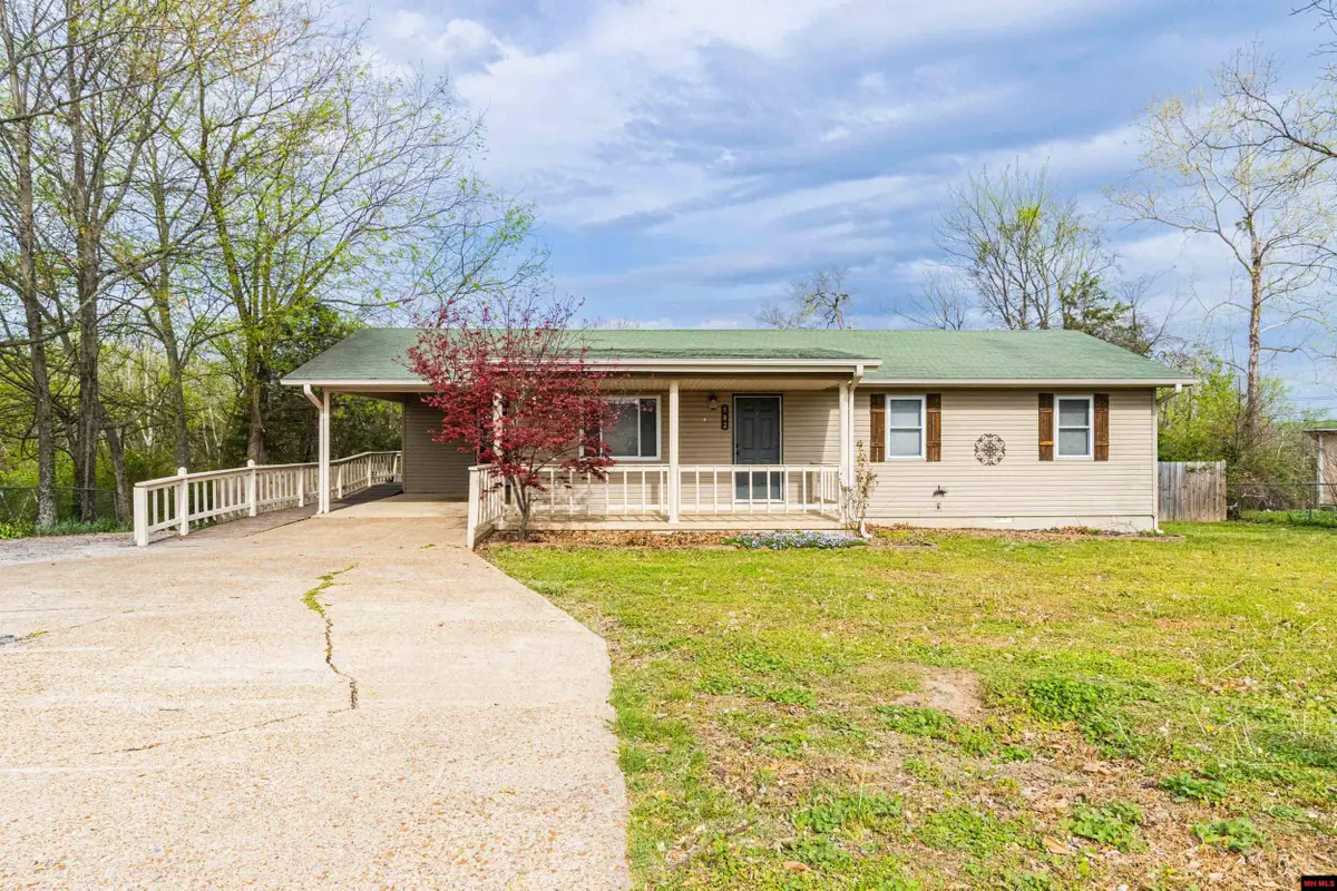 102 W JOHNSON STREET, Flippin, AR 72634 - #1