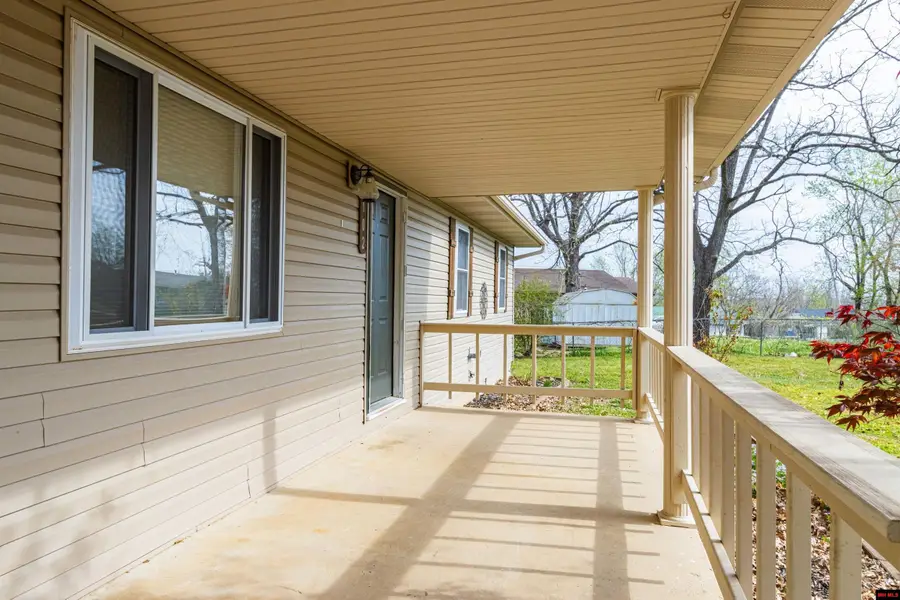 102 W JOHNSON STREET, Flippin, AR 72634 - #2