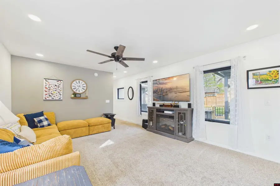 433 COMBS AVENUE, Cotter, AR 72626 - #2