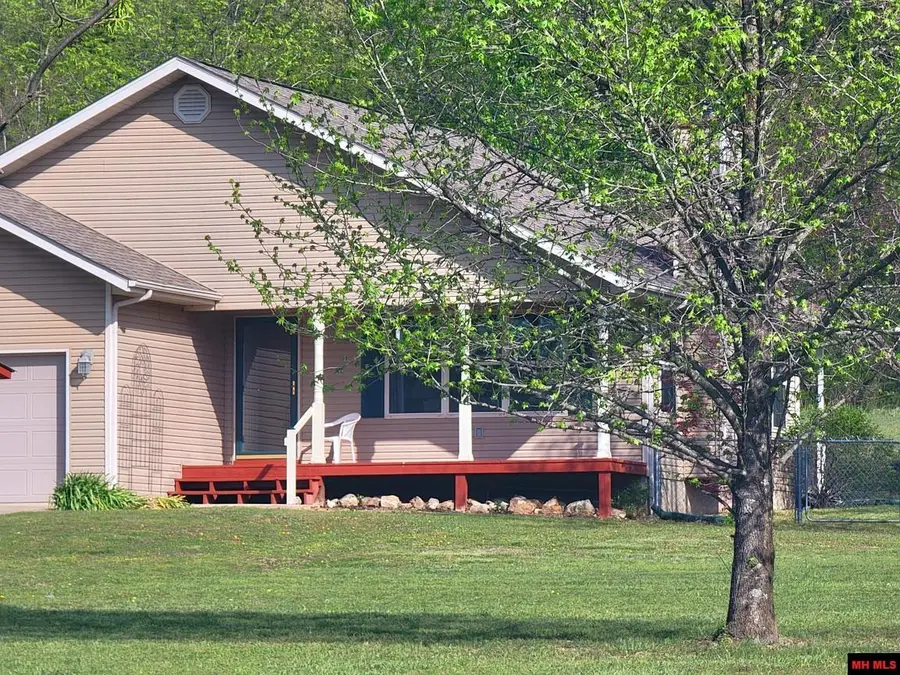 2824 MC 8052, Yellville, AR 72687 - #2