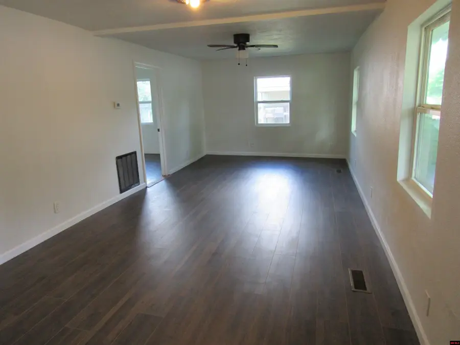 104 W SOUTH STREET, Flippin, AR 72634 - #2