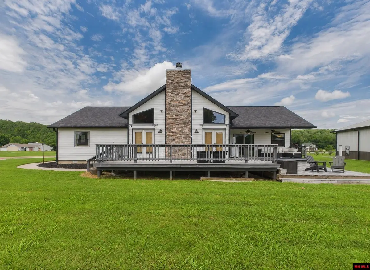 192 VALLEY AIRPORT DRIVE, Cotter, AR 72626 - #1
