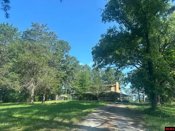 225 PARTEE ROAD, Calico Rock, AR 72519