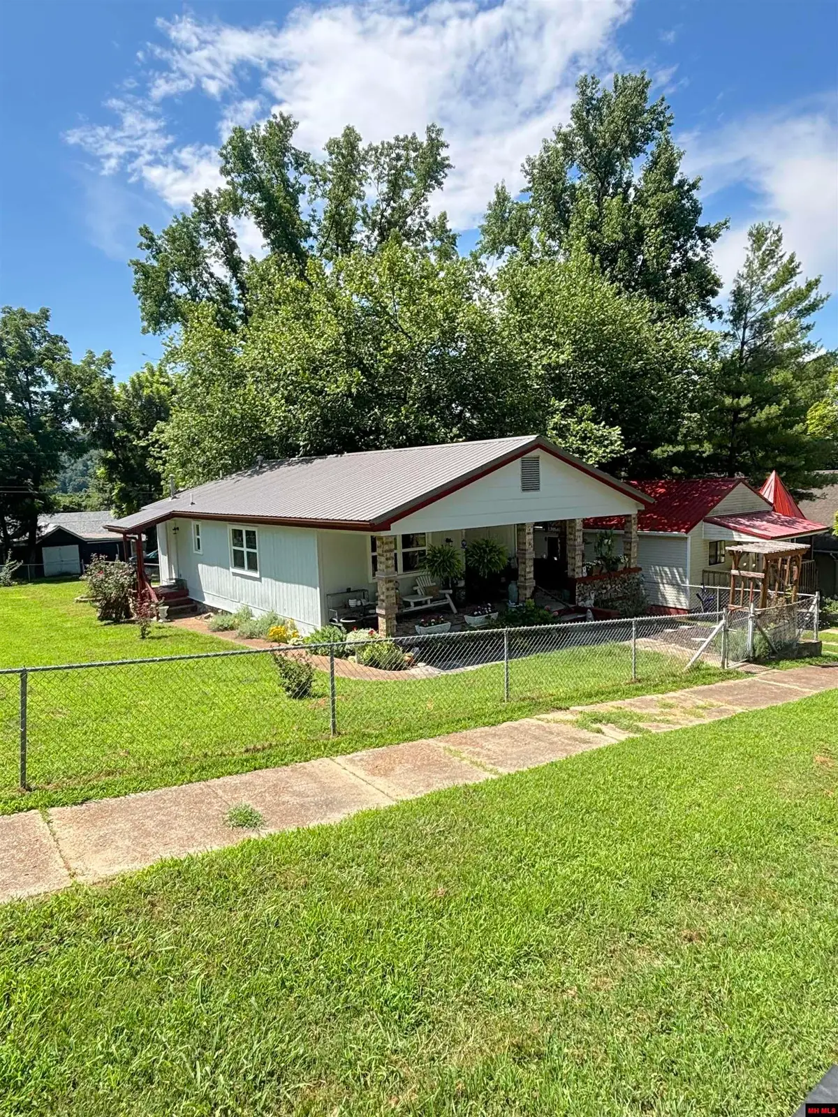 316 COMBS AVENUE, Cotter, AR 72626 - #1
