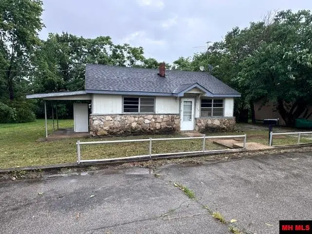 102 W SOUTH STREET, Flippin, AR 72634 - #1