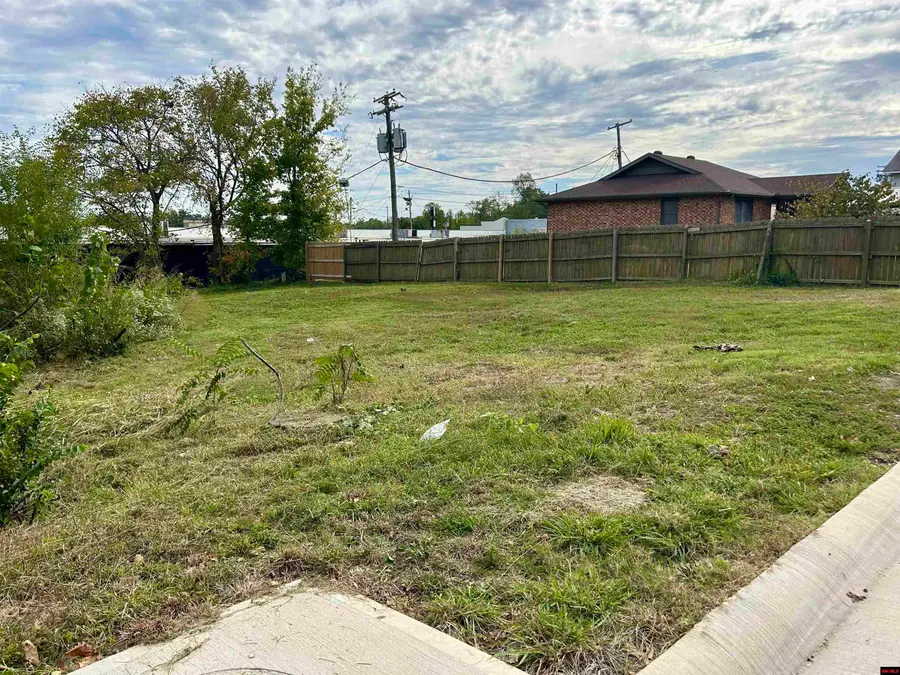 253 N CHURCH STREET, Mountain Home, AR 72653 - #2