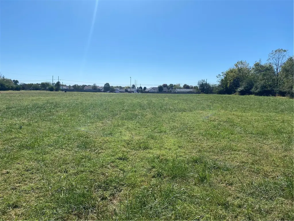 1221 E New Hope Road, Rogers, AR 72758 - #1