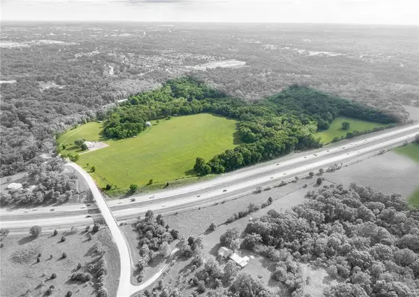 2703 NE J Street, Bentonville, AR 72712