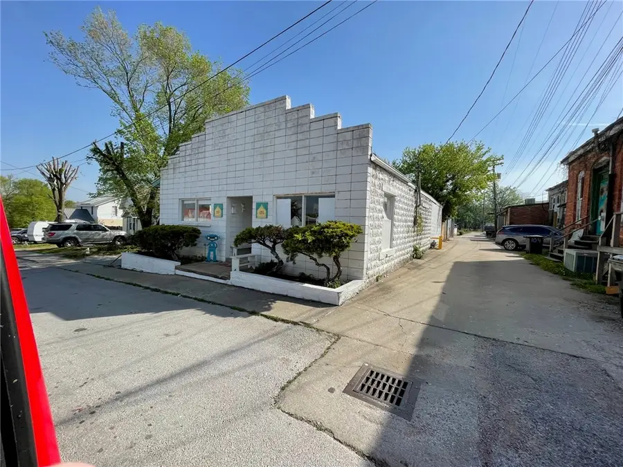 105 Hubbert Street, Berryville, AR 72616 - Image #2