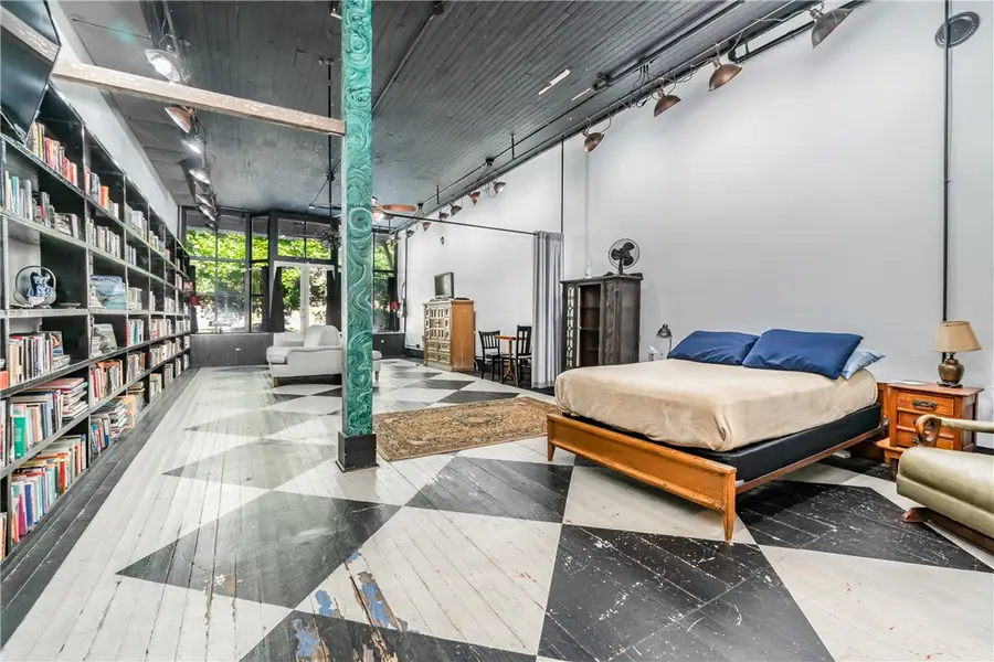 63 N Main Street, Eureka Springs, AR 72632 - Image #3