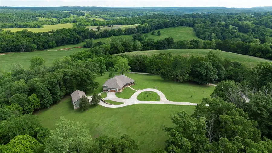 17530 Ellis Crossing Road, Garfield, AR 72732 - Image #3