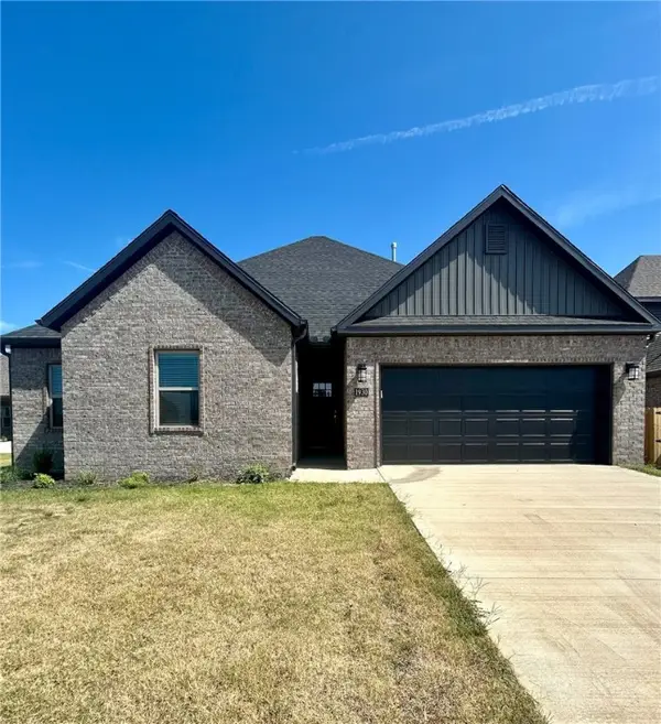 1930 Lordsburg Court, Bentonville, AR 72713
