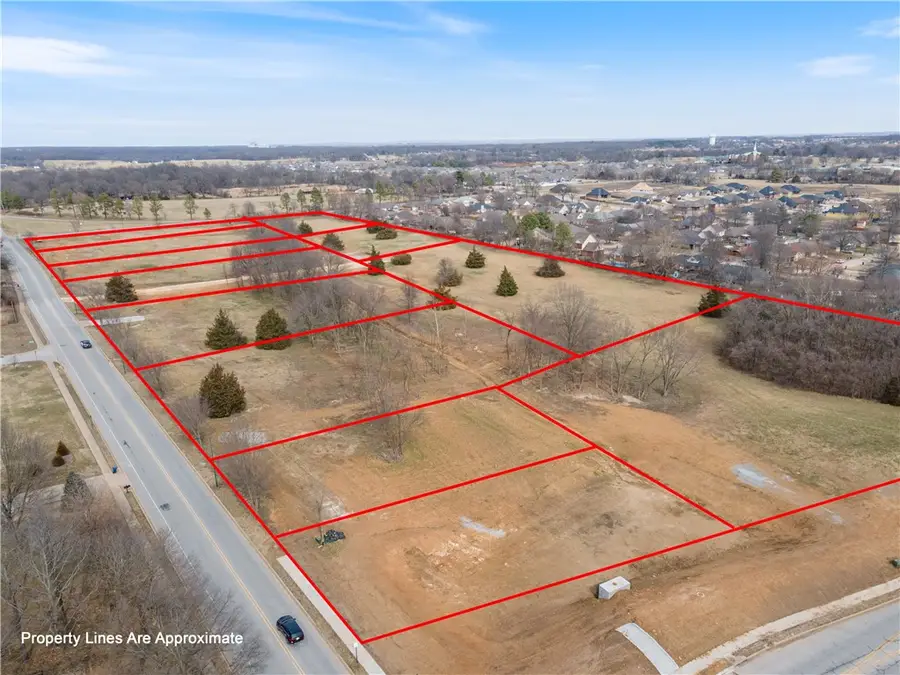 1533 N Dogwood Street, Siloam Springs, AR 72761 - Image #2