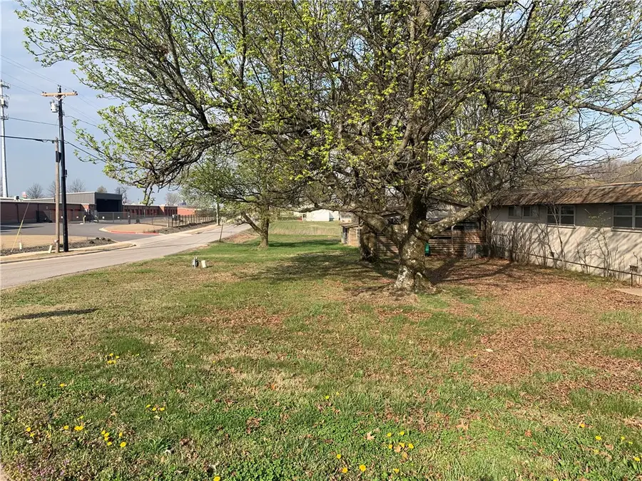 700 S 48 Street, Springdale, AR 72762 - #3