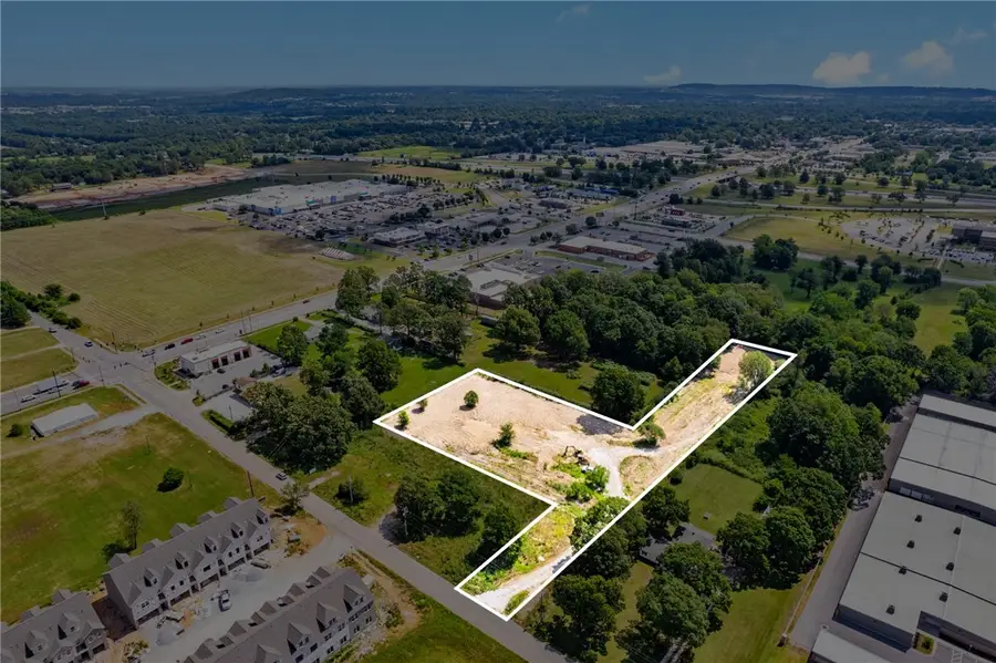 695 Oak Grove Road, Springdale, AR 72762 - #2