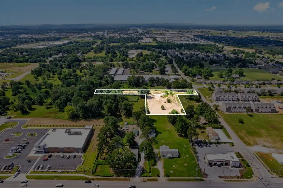 695 Oak Grove Road, Springdale, AR 72762 - #3