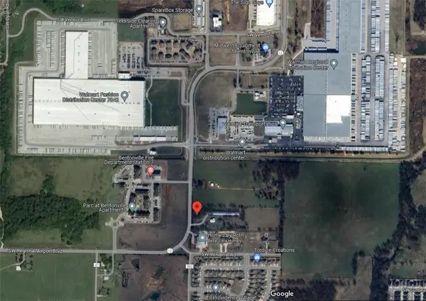 6065 SW Regional Airport Boulevard, Bentonville, AR 72713