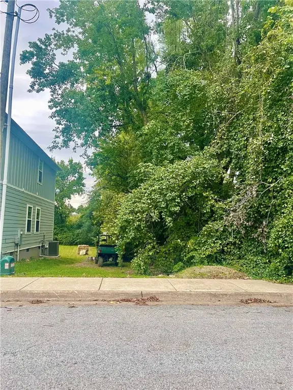 W 7th Street, Fayetteville, AR 72701 - Image #3