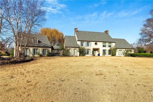 210 Ravenswood Lane, Fayetteville, AR 72701