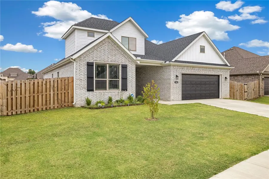 308 S Emerald Woods Run, Farmington, AR 72730 - Image #2