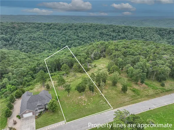 26 Park Drive, Holiday Island, AR 72631