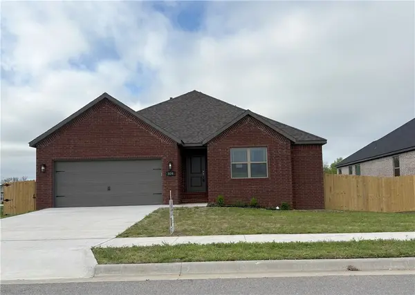 804 W Ramsey Drive, Siloam Springs, AR 72761