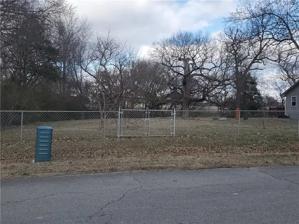 Jay Avenue, Elkins, AR 72727