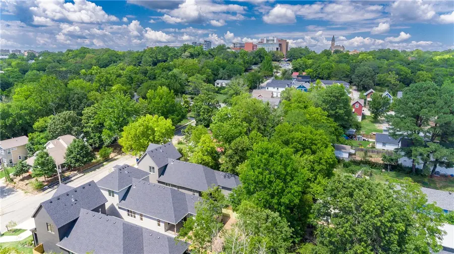 364 S College Avenue, Fayetteville, AR 72701 - Image #2