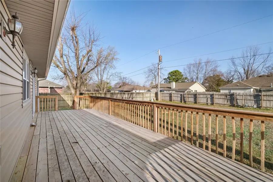 1105 E Linden Street, Rogers, AR 72756 - #3