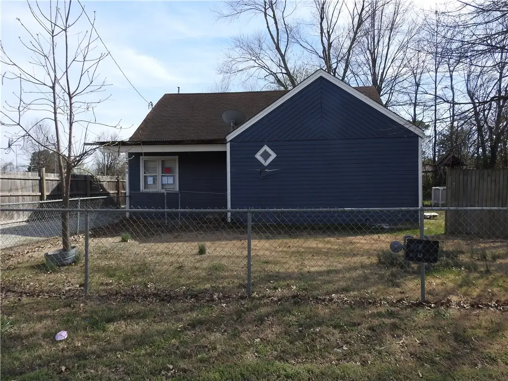1511 W Huntsville Avenue, Springdale, AR 72764 - Image #1