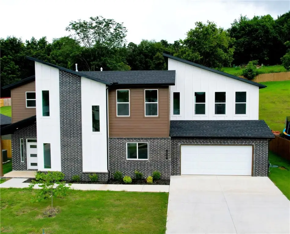 1317 Bunker Drive, Pea Ridge, AR 72751 - Image #1