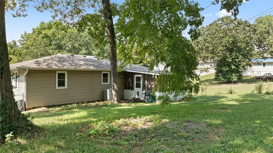 1421 Oakhill Drive, Cassville, MO 65625 - Image #3