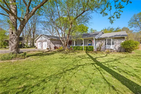 107 Ozark Street, Prairie Grove, AR 72753