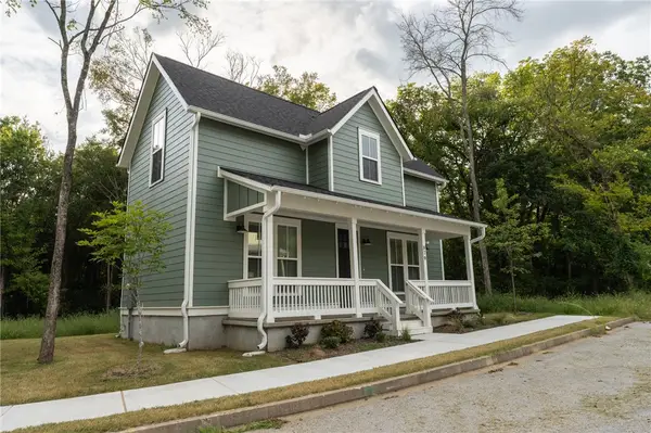 879 S Waxflower Avenue, Fayetteville, AR 72701