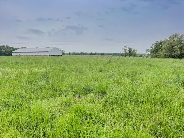 13839 White Oak Road, Fayetteville, AR 72704