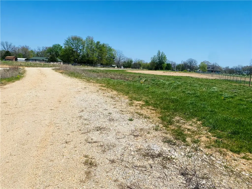 13575 White Oak Road, Fayetteville, AR 72704 - Image #1