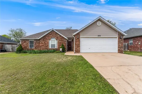 202 Shane Drive, Centerton, AR 72719