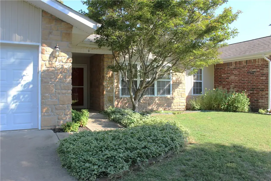 9 Peachtree Circle, Holiday Island, AR 72631 - Image #2