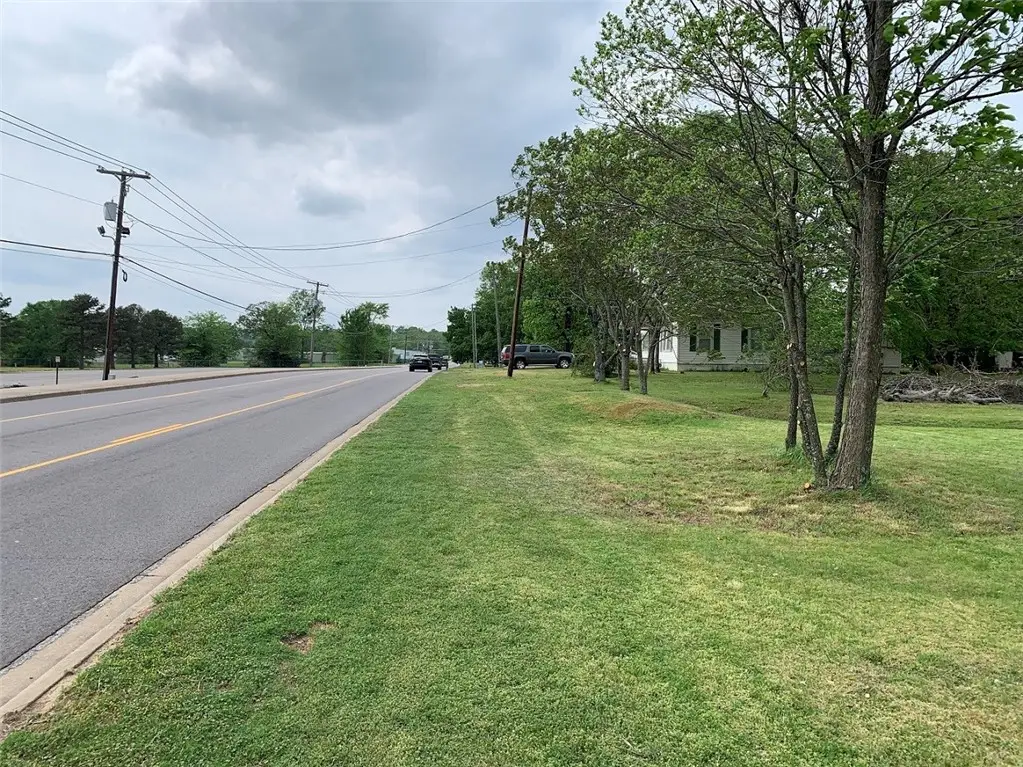 1315 E 16th Street, Russellville, AR 72802 - #1
