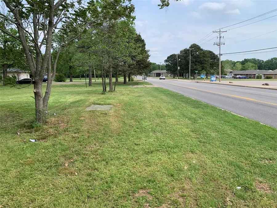 1315 E 16th Street, Russellville, AR 72802 - #2