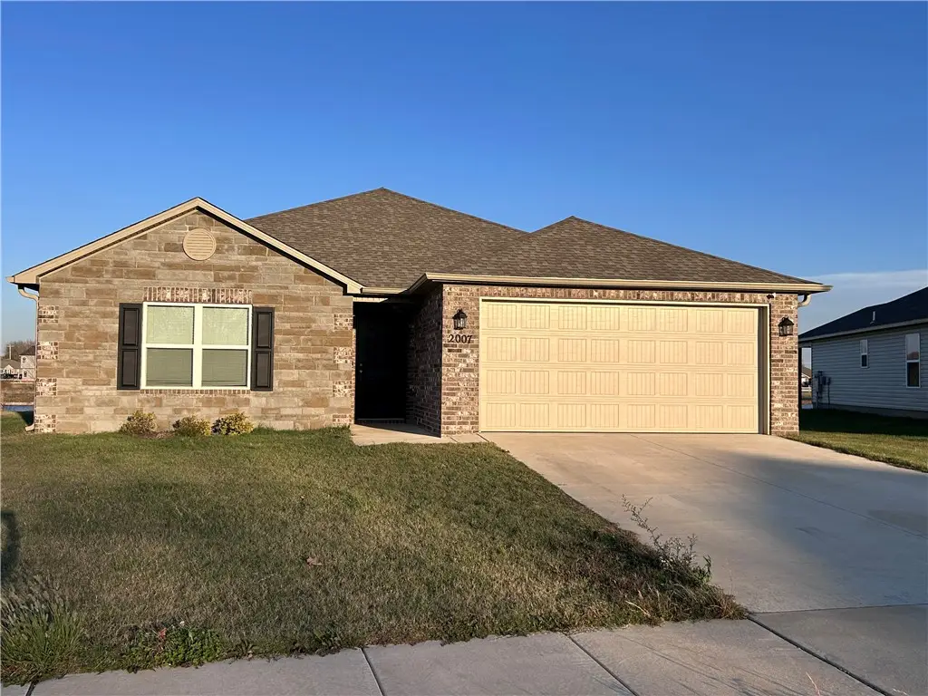 2007 Fennec Street, Siloam Springs, AR 72761 - Image #1