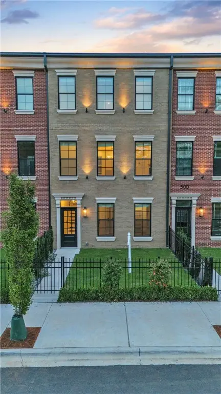 500 SW B Street #5, Bentonville, AR 72712