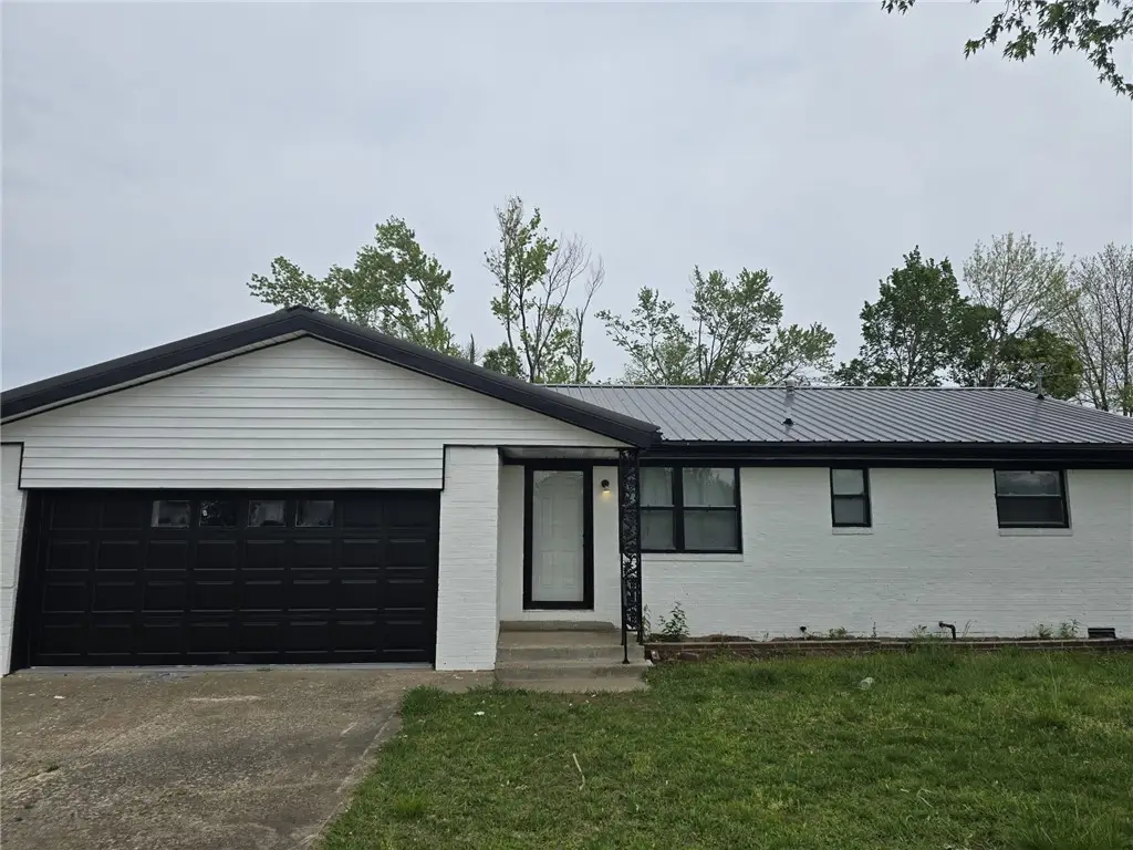 105 SE 14th Street, Bentonville, AR 72712 - #1