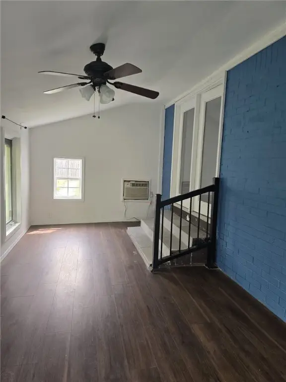 105 SE 14th Street, Bentonville, AR 72712 - #3