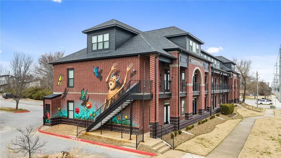1115 N Leverett Avenue #102, Fayetteville, AR 72703 - Image #2