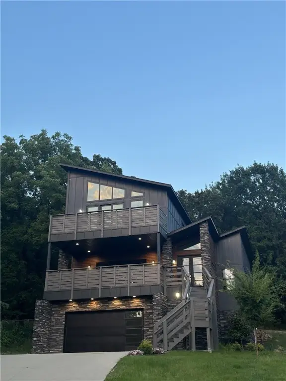 1038 N Lakeside Drive, Fayetteville, AR 72701 - Image #1